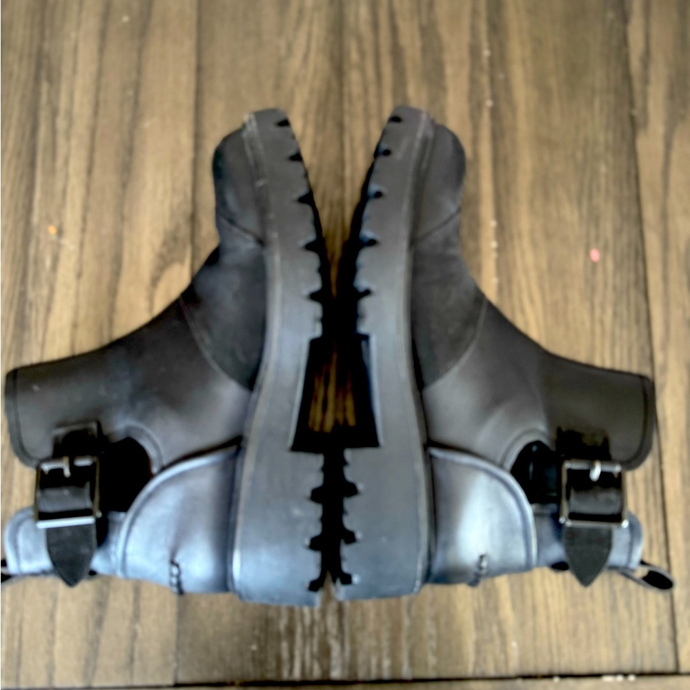 Ugg Stockton - Picture 10 of 12